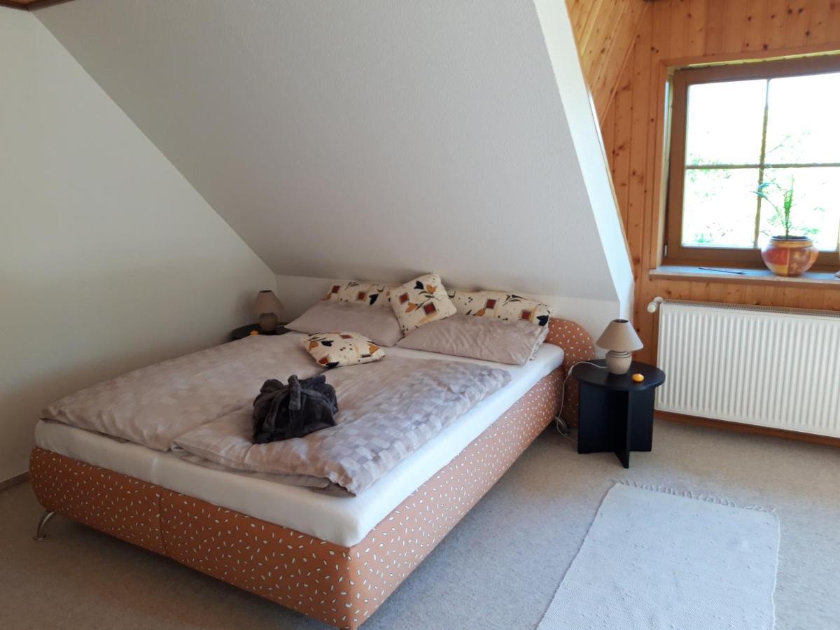 Ein Bett Im Kornfeld - Haus Weitblick - Mit Innenpool Schonfeld  Bagian luar foto
