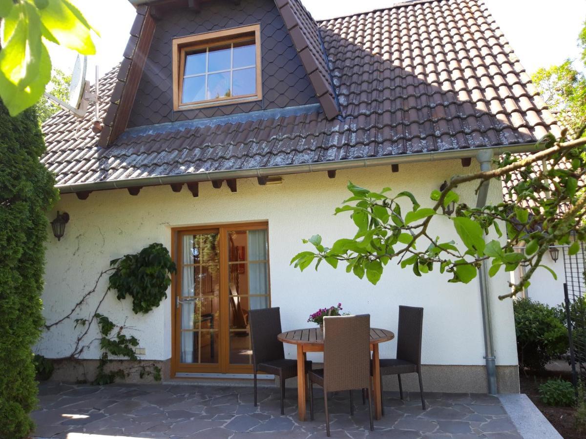 Ein Bett Im Kornfeld - Haus Weitblick - Mit Innenpool Schonfeld  Bagian luar foto