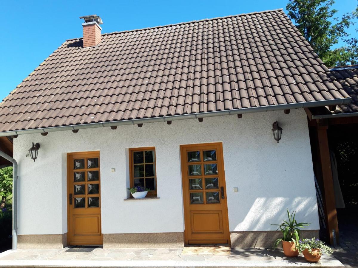 Ein Bett Im Kornfeld - Haus Weitblick - Mit Innenpool Schonfeld  Bagian luar foto